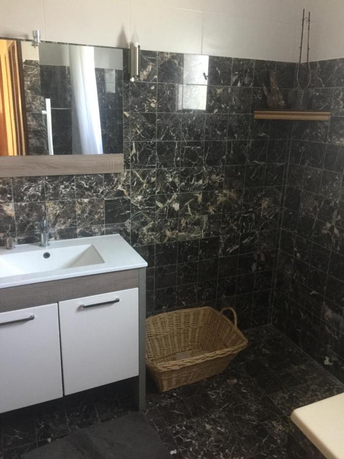 Spacieuse Chambre Du Rucher Naturaile Montagnac  Zewnętrze zdjęcie